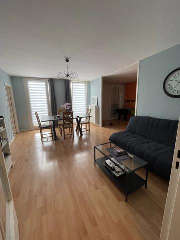 Vente                                                      Appartement
                        
                     3 pièces                      78 m2                     à Langres