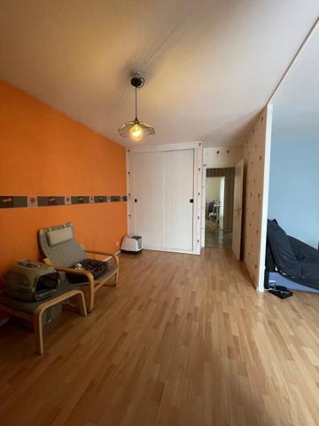 Vente                                                      Appartement
                        
                     3 pièces                      78 m2                     à Langres