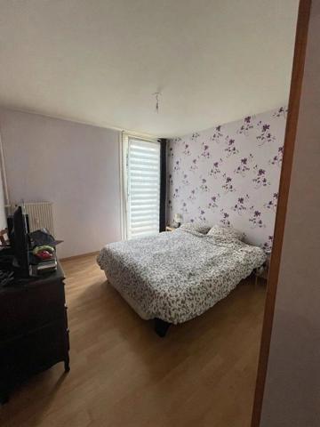 Vente                                                      Appartement
                        
                     3 pièces                      78 m2                     à Langres