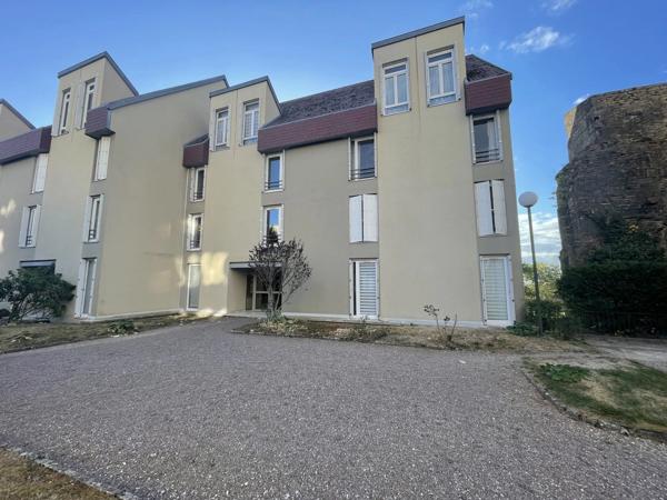 Vente                                                      Appartement
                        
                     3 pièces                      78 m2                     à Langres