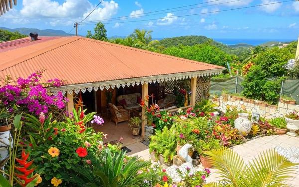 Maison à vendre    6 pièces •  Rivière-Salée