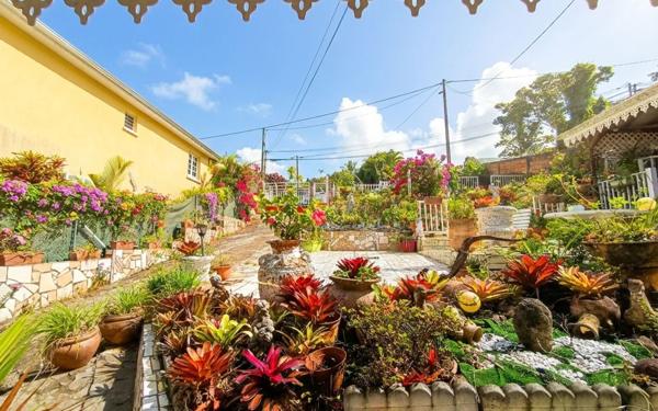 Maison à vendre    6 pièces •  Rivière-Salée