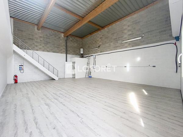 Location local commercial Fontenay-Trésigny - 138 m² - 1 400 €/mois