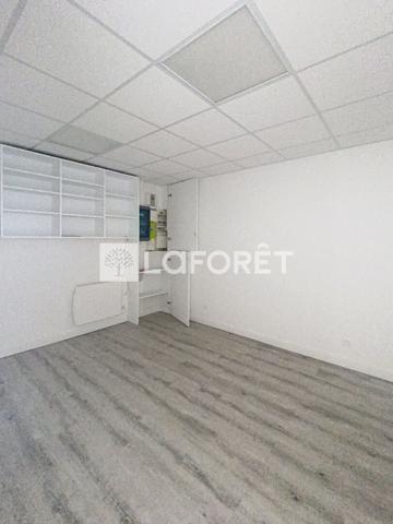 Location local commercial Fontenay-Trésigny - 138 m² - 1 400 €/mois