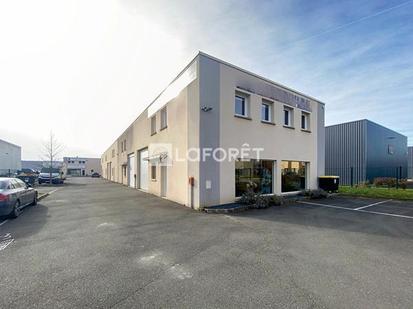 Location local commercial Fontenay-Trésigny - 138 m² - 1 400 €/mois