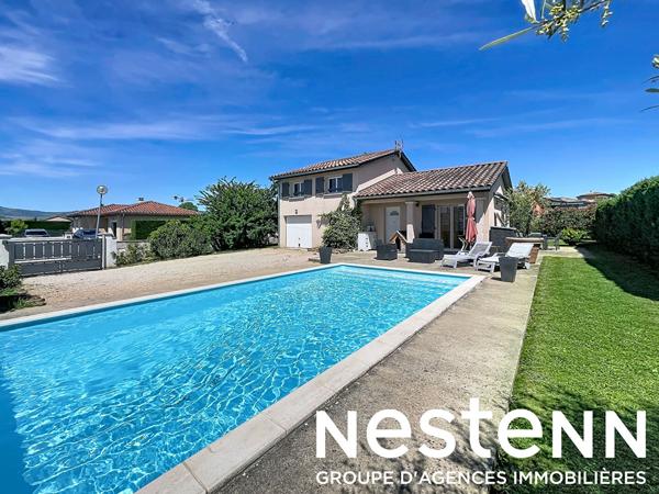 A Vendre: Villa 4 chambres avec piscine traditionnelle - LA CHAPELLE-DE-GUINCHAY (71570)