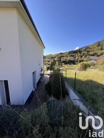 Maison 4 pièces de 118 m² à Enval (63530)