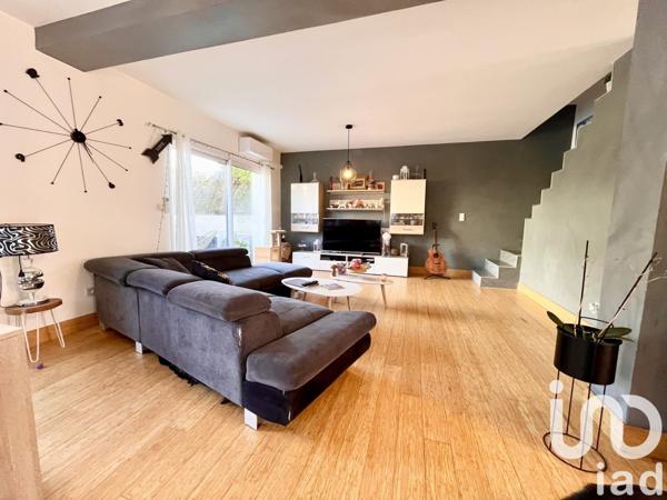 Maison 4 pièces de 118 m² à Enval (63530)