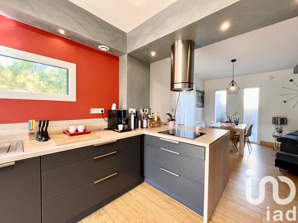 Maison 4 pièces de 118 m² à Enval (63530)