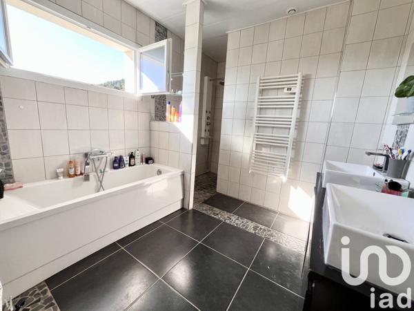 Maison 4 pièces de 118 m² à Enval (63530)