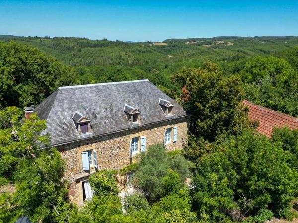 Maison ancienne - Gourdon SECTEUR GOURDON - Bel ensemble immobilier en pierre sur 3090 m² arborés avec piscine chauffée