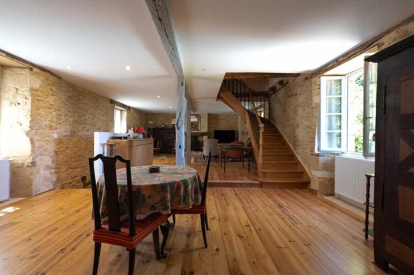 Maison ancienne - Gourdon SECTEUR GOURDON - Bel ensemble immobilier en pierre sur 3090 m² arborés avec piscine chauffée