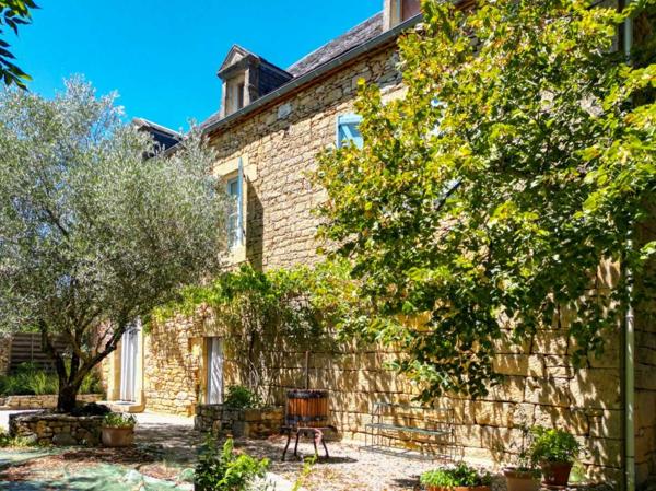 Maison ancienne - Gourdon SECTEUR GOURDON - Bel ensemble immobilier en pierre sur 3090 m² arborés avec piscine chauffée