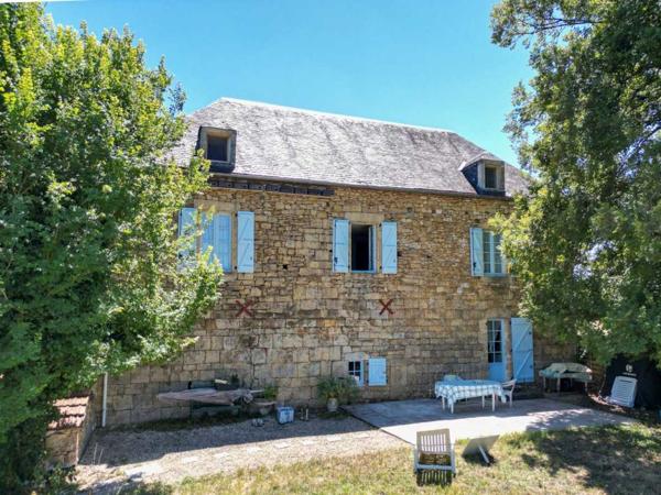 Maison ancienne - Gourdon SECTEUR GOURDON - Bel ensemble immobilier en pierre sur 3090 m² arborés avec piscine chauffée