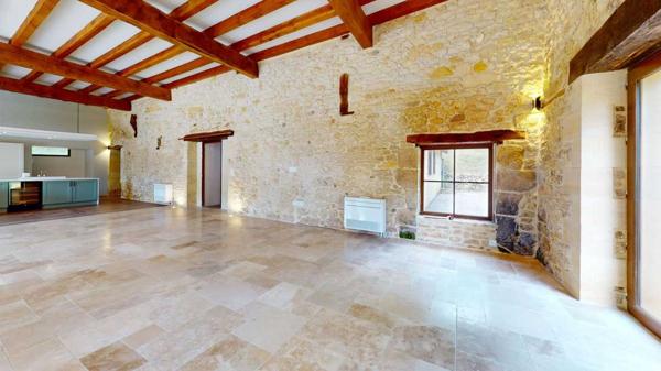 Maison ancienne - Les eyzies Magnifique restauration pour cette propriété de 300m² habitables avec dépendances restant à aménager.
