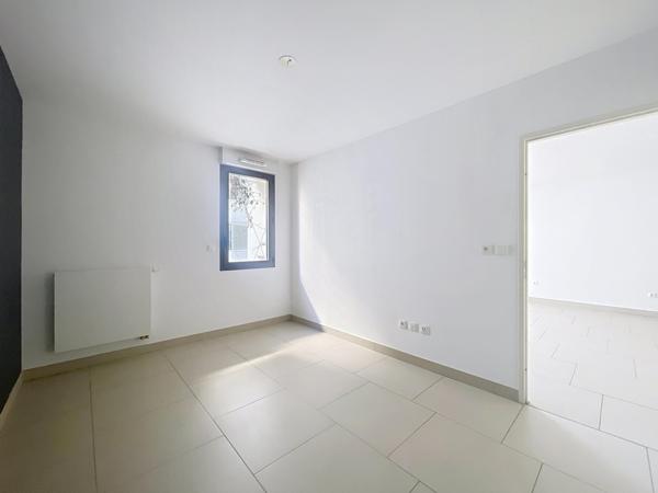 APPARTEMENT T2 AU 3EME ETAGE AVEC TERRASSE