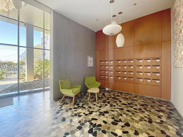 APPARTEMENT T2 AU 3EME ETAGE AVEC TERRASSE