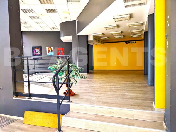 local 3 pièce(s) 262 m2