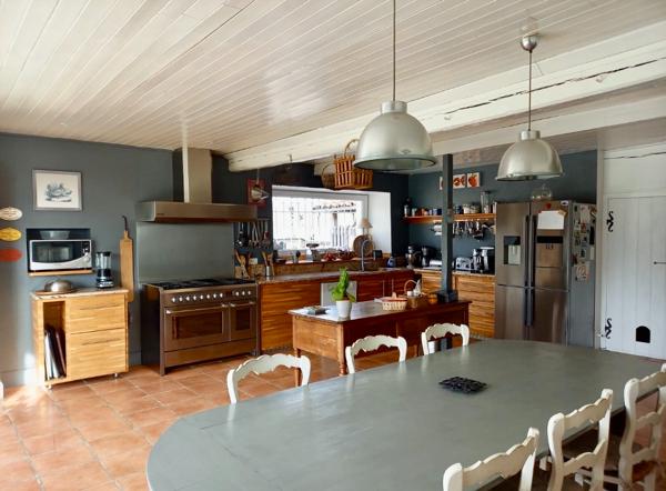 PROPRIETE NIEUIL L ESPOIR AU CALME AVEC PARC ET PISCINE