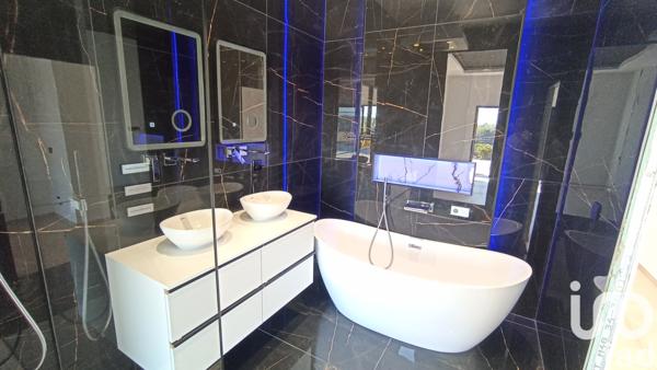 Maison à vendre 5 pièces 182 m² Rochemaure