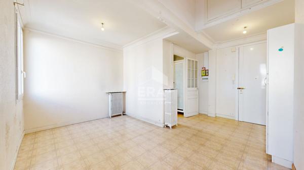 NICE - PARC IMPÉRIAL : 2 PIÈCES D'ANGLE AVEC BALCON AU CALME