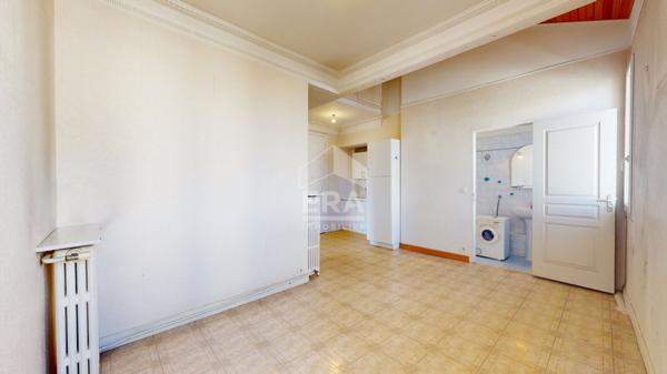 NICE - PARC IMPÉRIAL : 2 PIÈCES D'ANGLE AVEC BALCON AU CALME