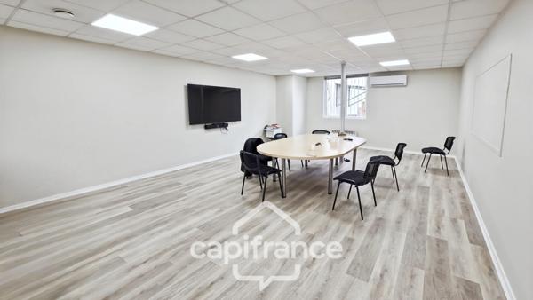 Dpt Saône et Loire (71), à louer proche de CHALON SUR SAONE Bureaux de 82 m²