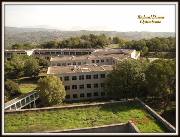 Local/bureau à vendre LA GAUDE (06)