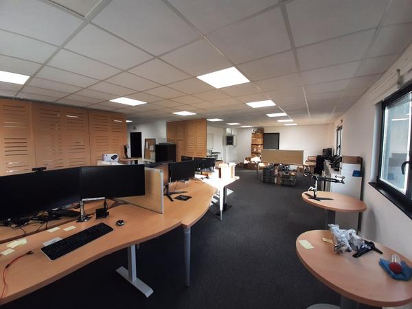A LOUER TRES BEAUX BUREAUX de 104 m² ENVIRON TREILLIERES
