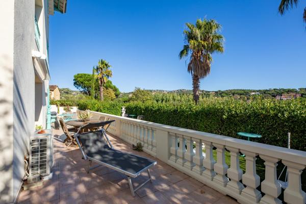 A pied de la plage - vue dégagée et aperçu mer