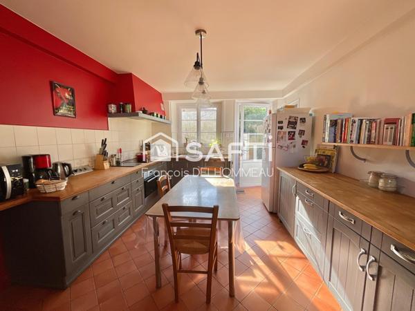 Maison de caractère 130m2, 4 chambres, garage et jardin