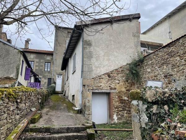 Immeuble à vendre |  Bourganeuf |  261 m²
