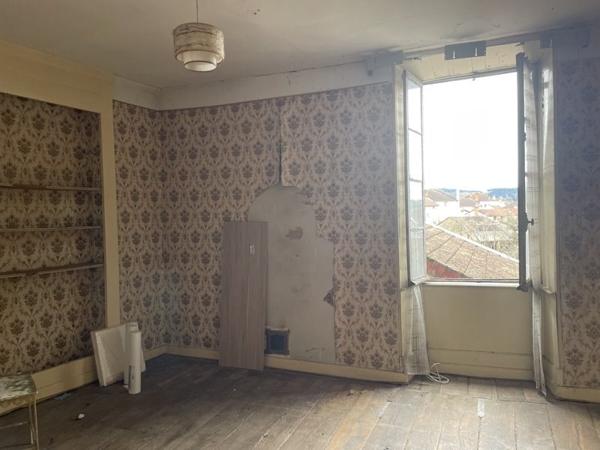 Immeuble à vendre |  Bourganeuf |  261 m²