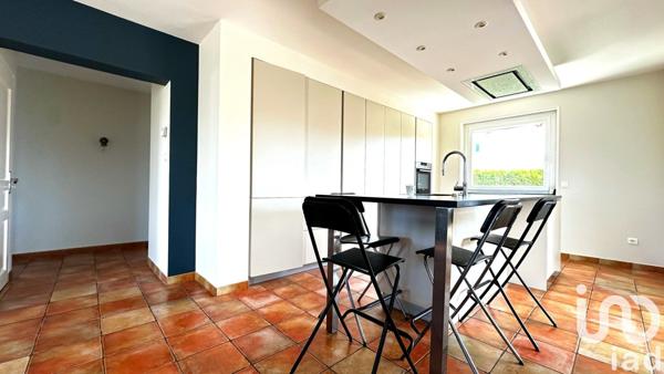 Maison à vendre 8 pièces 178 m² Saint-Romain-le-Puy