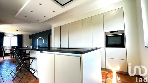 Maison à vendre 8 pièces 178 m² Saint-Romain-le-Puy