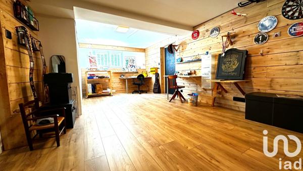 Maison à vendre 8 pièces 178 m² Saint-Romain-le-Puy