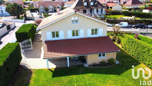 Maison à vendre 8 pièces 178 m² Saint-Romain-le-Puy