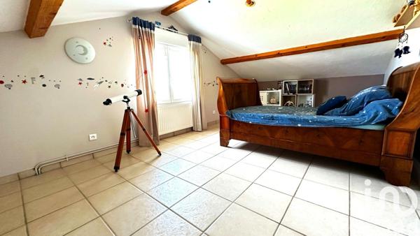 Maison à vendre 8 pièces 178 m² Saint-Romain-le-Puy