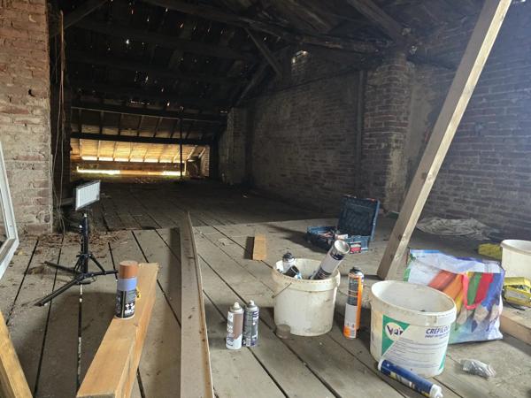 Vente                                                      Local industriel
                        
                                         143 m2                     à Sainte-Florine