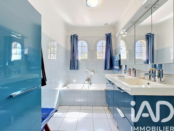 Maison à vendre 9 pièces 204,91 m² Mougins