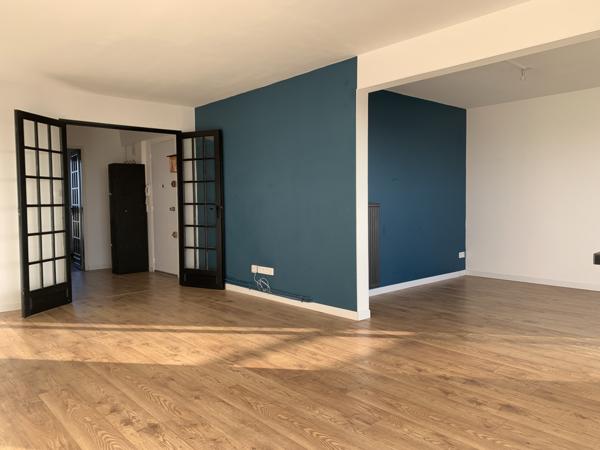 Appartement T3 avec balcon, cave et garage