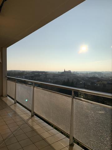 Appartement T3 avec balcon, cave et garage