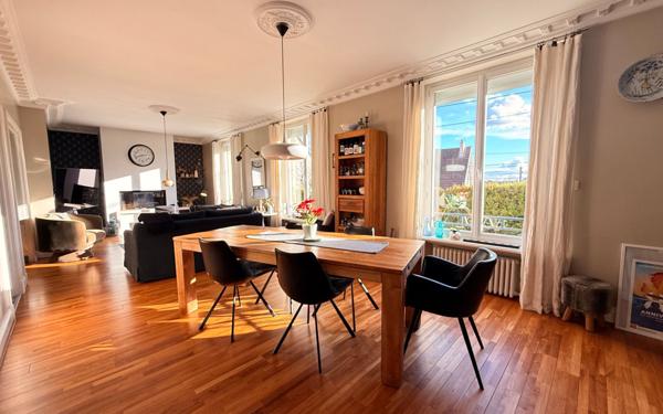 Maison à vendre    6 pièces • 260 m2 Caen