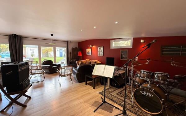 Maison à vendre    6 pièces • 260 m2 Caen