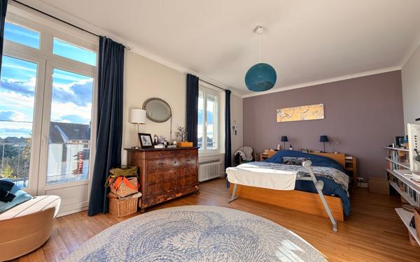 Maison à vendre    6 pièces • 260 m2 Caen