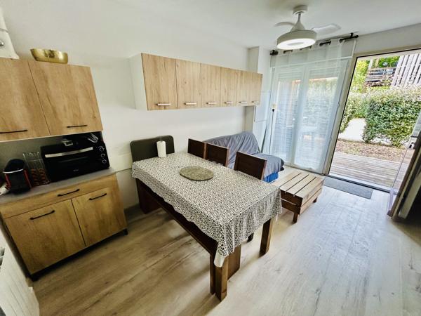 Appartement
         3 pièces
        - 40 m² 160 000 € *