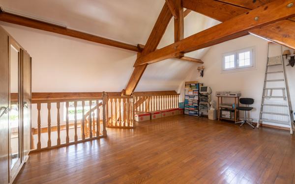 Maison à vendre    6 pièces • 208 m2 Chelles