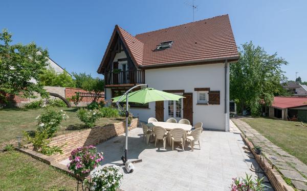 Maison à vendre    6 pièces • 208 m2 Chelles