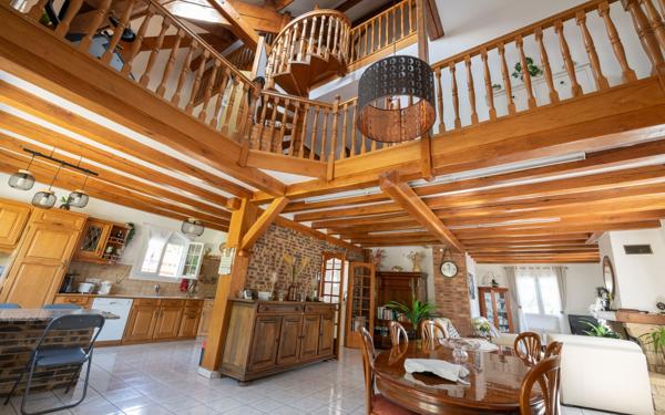 Maison à vendre    6 pièces • 208 m2 Chelles