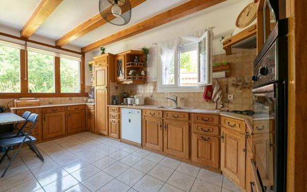 Maison à vendre    6 pièces • 208 m2 Chelles